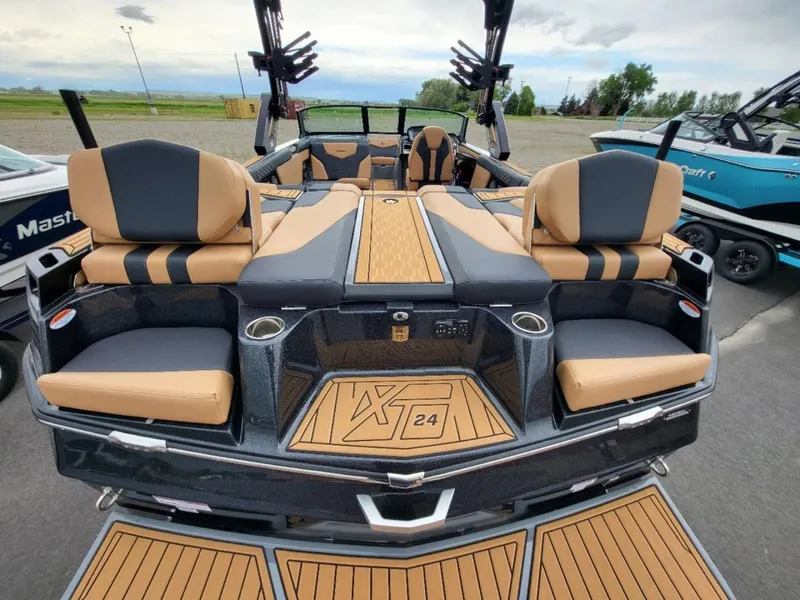 Slide: The Image of MasterCraft NXT24 2024 - 10