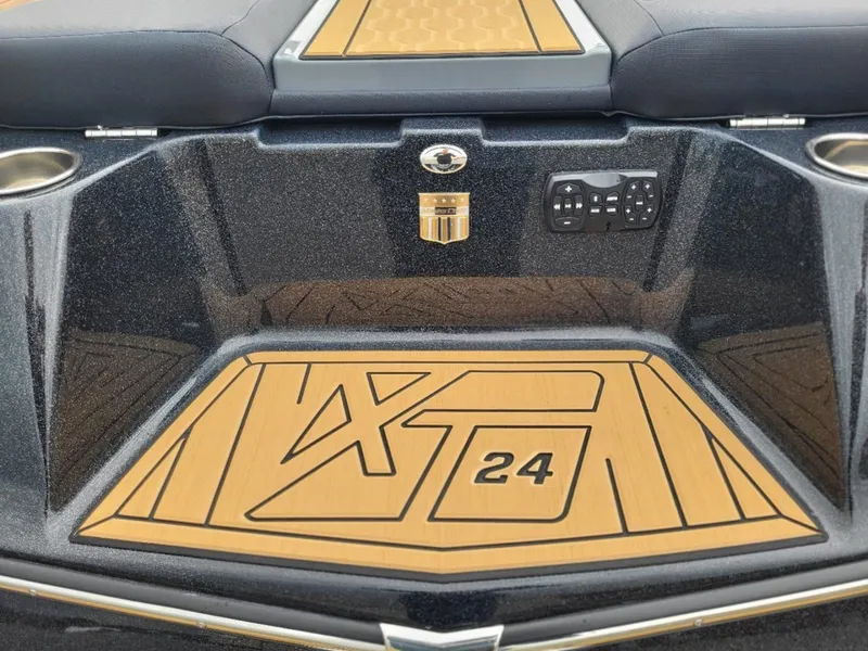 Slide: The Image of MasterCraft NXT24 2024 - 9