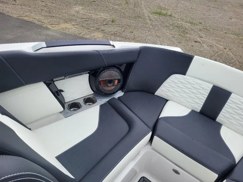 Slide: The Image of MasterCraft ATX 22 2024 - 15