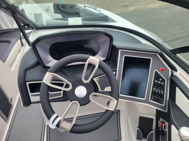 Slide: The Image of MasterCraft X22 2024 - 11