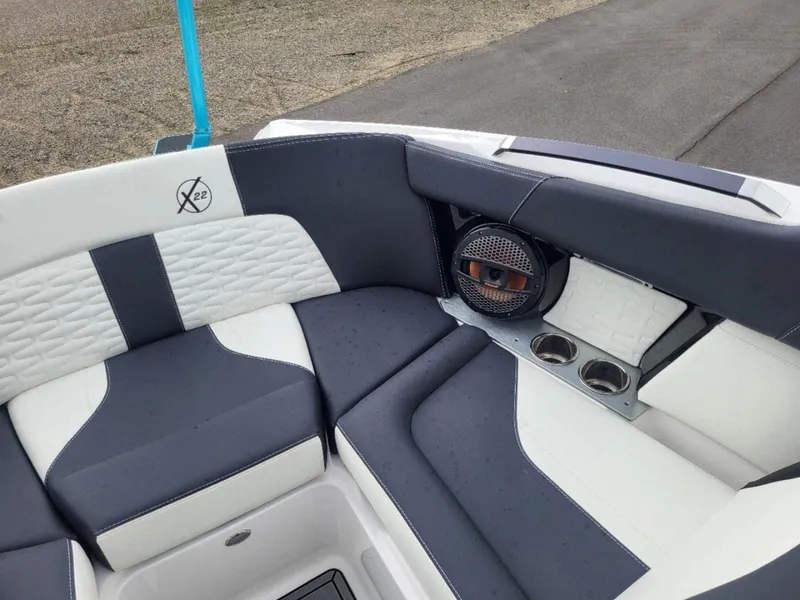 Slide: The Image of MasterCraft X22 2024 - 16