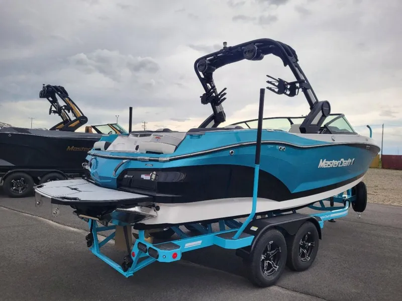 Slide: The Image of MasterCraft X22 2024 - 3