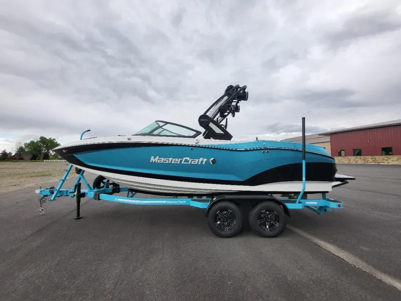 Slide: The Image of MasterCraft X22 2024 - 7