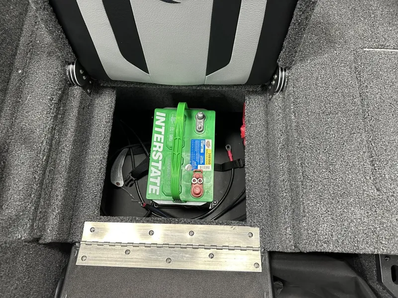 Slide: The Image of Crestliner CRESTLINER 1850 Fish Hawk WT Jumpseat 2025 - 10