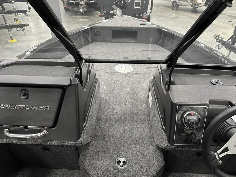 Slide: The Image of Crestliner CRESTLINER 1850 Fish Hawk WT Jumpseat 2025 - 13