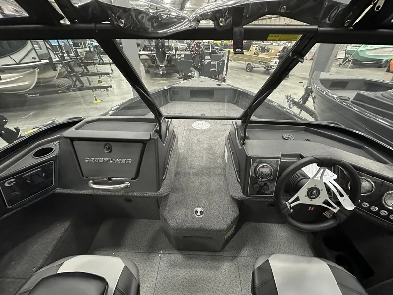 Slide: The Image of Crestliner CRESTLINER 1850 Fish Hawk WT Jumpseat 2025 - 15