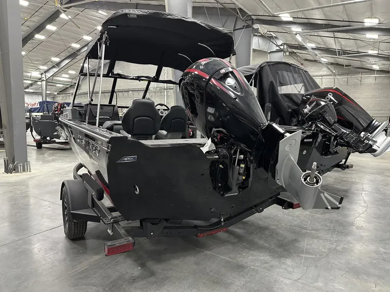 Slide: The Image of Crestliner CRESTLINER 1850 Fish Hawk WT Jumpseat 2025 - 3