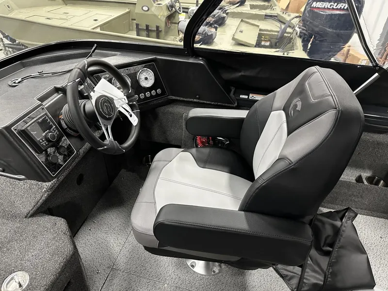 Slide: The Image of Crestliner CRESTLINER 1850 Fish Hawk WT Jumpseat 2025 - 11