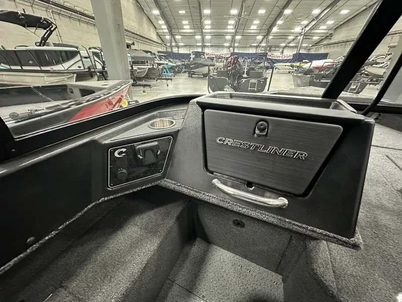 Slide: The Image of Crestliner CRESTLINER 1850 Fish Hawk WT Jumpseat 2025 - 13