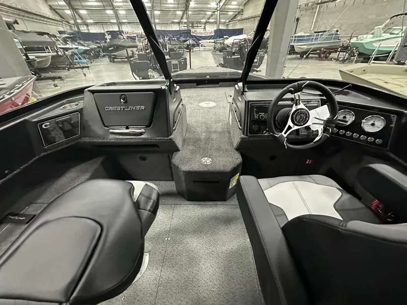 Slide: The Image of Crestliner CRESTLINER 1850 Fish Hawk WT Jumpseat 2025 - 9