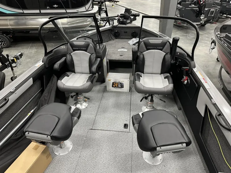 Slide: The Image of Crestliner CRESTLINER 1950 Super Hawk 2025 - 6