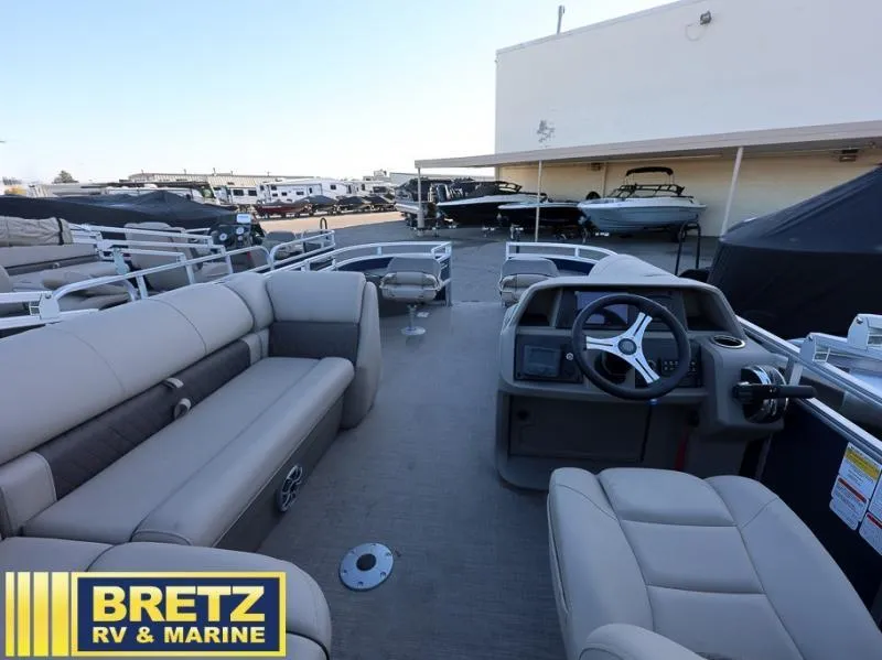 Slide: The Image of Fishin' Barge 20 DLX 2025 - 13