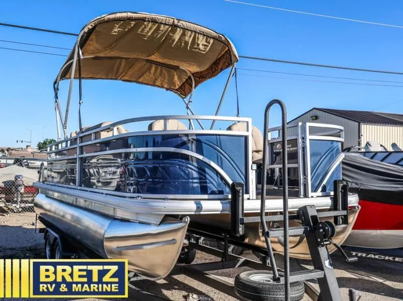 Slide: The Image of Fishin' Barge 20 DLX 2025 - 5