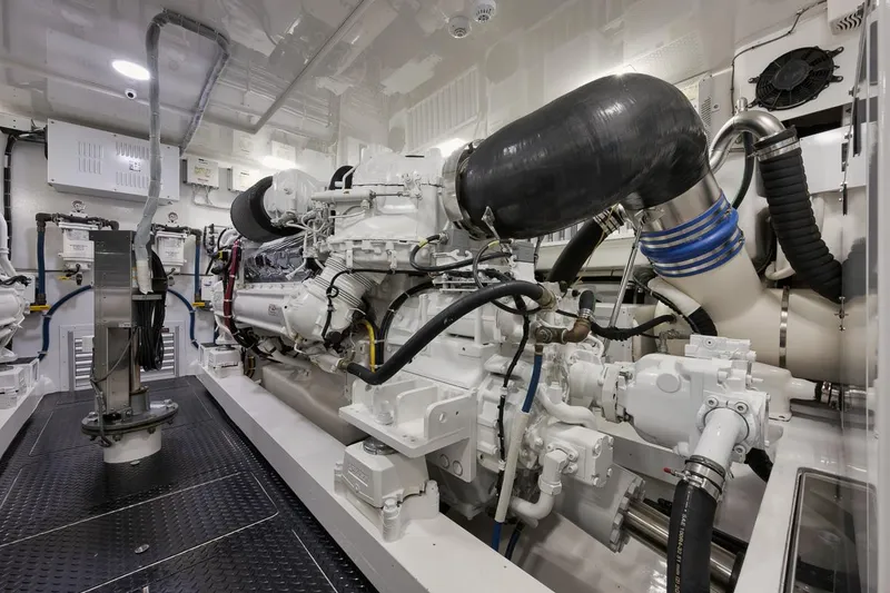 Slide: The Image of Viking 80 Convertible 2019 - 101