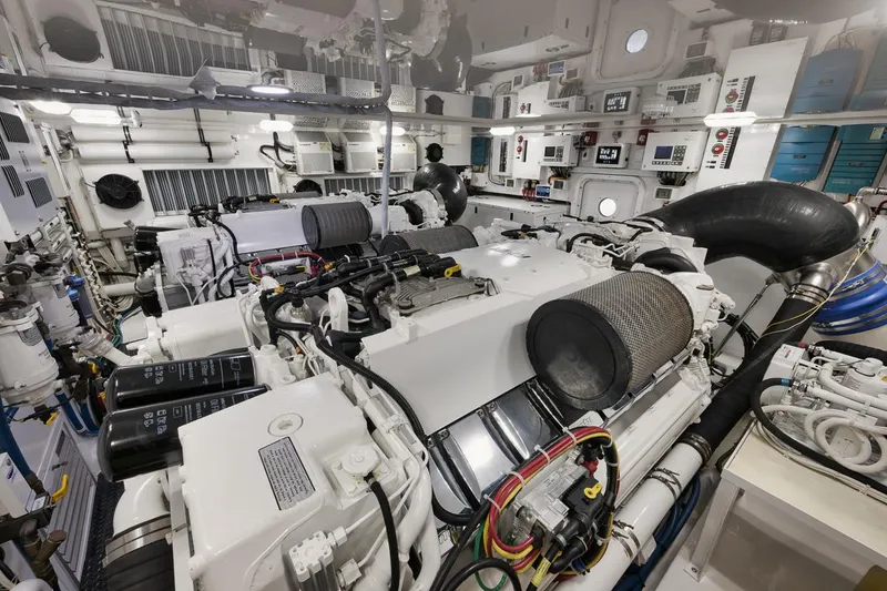 Slide: The Image of Viking 80 Convertible 2019 - 108