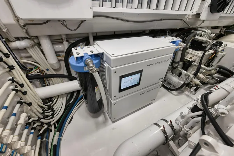 Slide: The Image of Viking 80 Convertible 2019 - 109