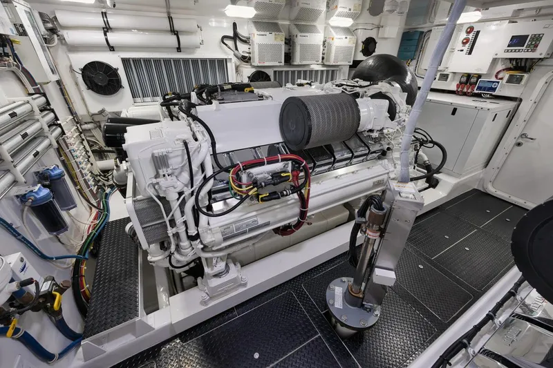 Slide: The Image of Viking 80 Convertible 2019 - 115