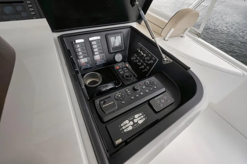 Slide: The Image of Viking 80 Convertible 2019 - 60