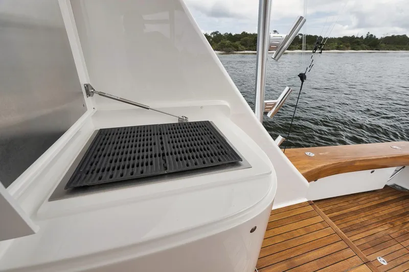 Slide: The Image of Viking 80 Convertible 2019 - 90