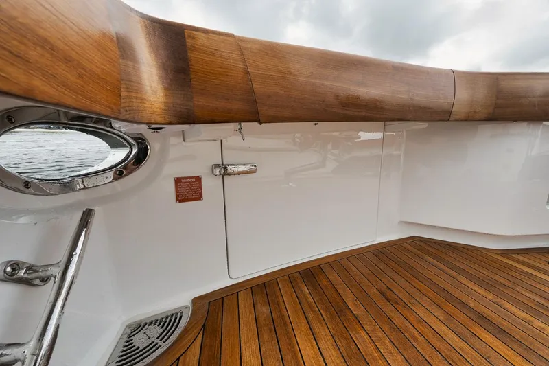 Slide: The Image of Viking 80 Convertible 2019 - 92