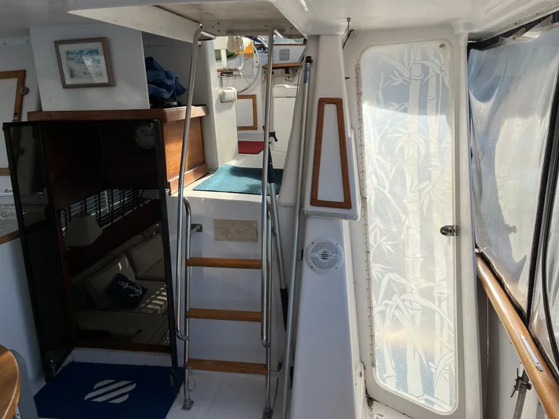 Slide: The Image of Gulfstar Trawler 1980 - 50