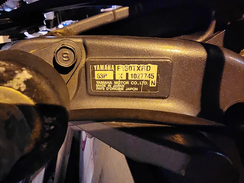 Slide: The Image of Close-up of Yamaha motor label on 2005 Sea Hunt Navigator 22. - 21
