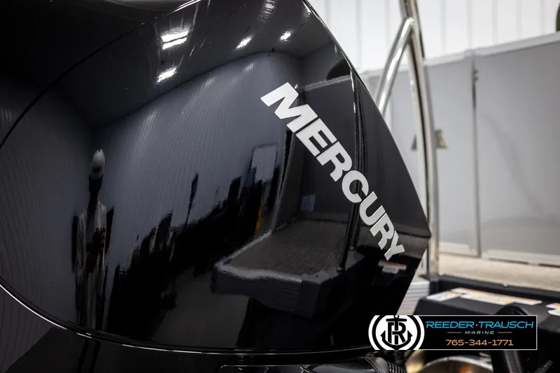 Slide: The Image of Mercury engine on 2025 Avalon Catalina EL boat, indoor showroom display. - 39