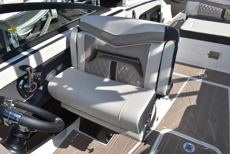 Slide: The Image of Monterey 255SS 2023 - 53