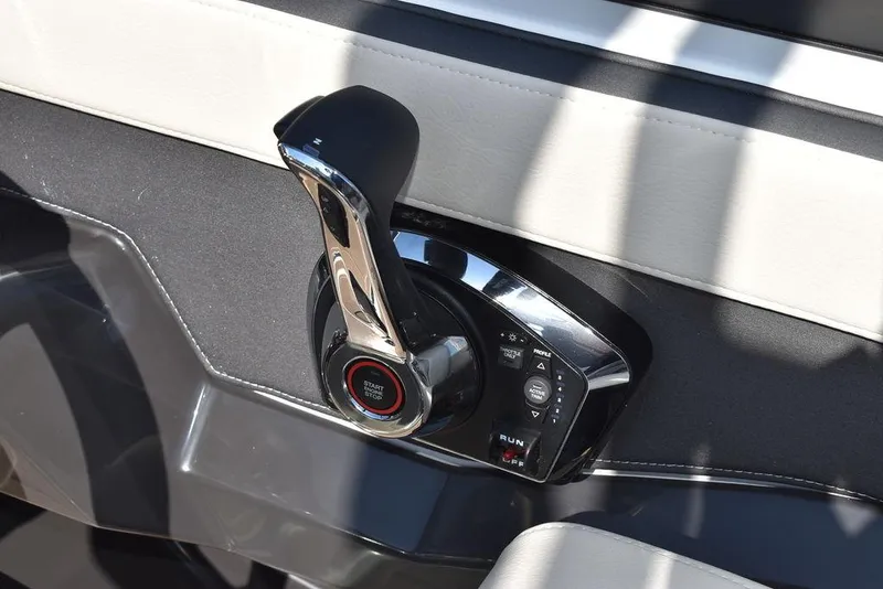 Slide: The Image of Monterey 255SS 2023 - 54