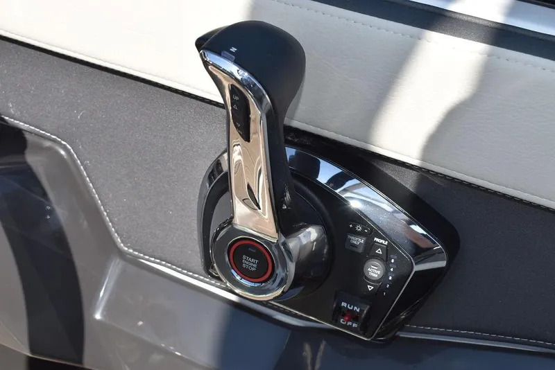 Slide: The Image of Monterey 255SS 2023 - 56