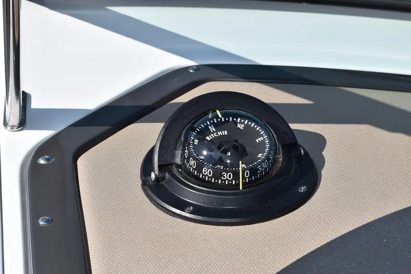 Slide: The Image of Monterey 255SS 2023 - 63