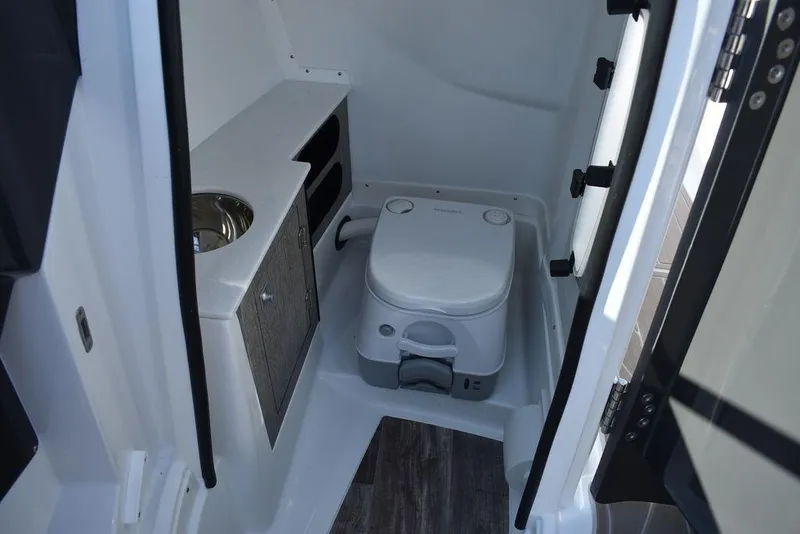 Slide: The Image of Monterey 255SS 2023 - 67