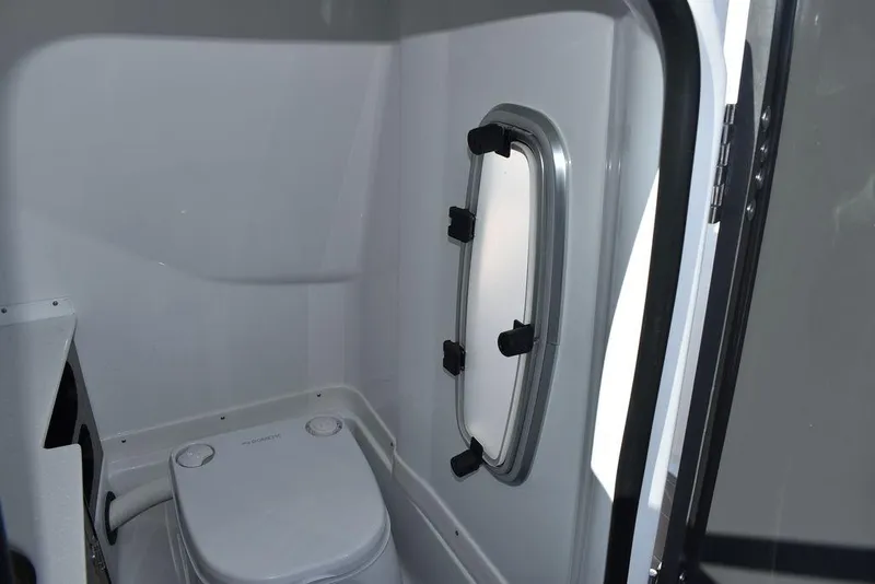 Slide: The Image of Monterey 255SS 2023 - 70