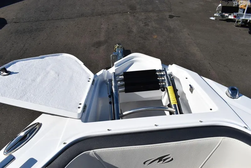 Slide: The Image of Monterey 255SS 2023 - 75