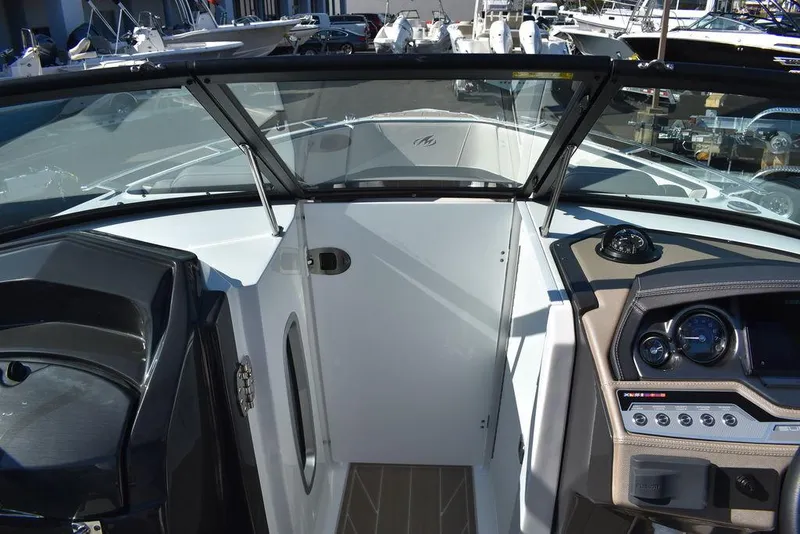 Slide: The Image of Monterey 255SS 2023 - 77