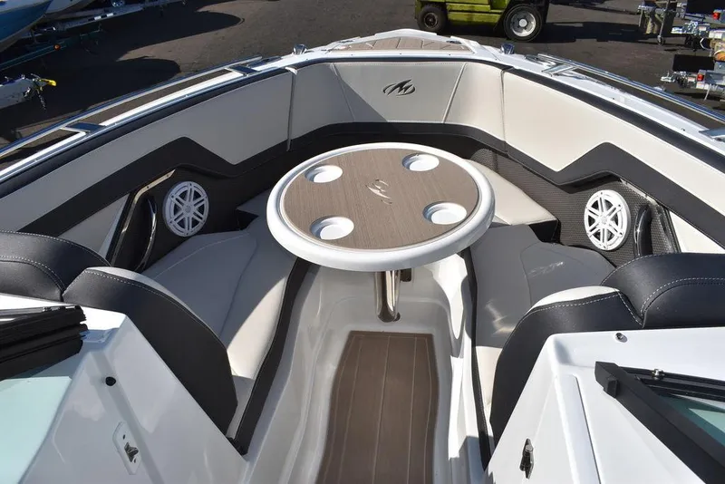 Slide: The Image of Monterey 255SS 2023 - 83