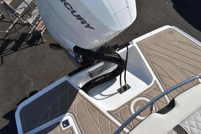 Slide: The Image of Monterey 255SS 2023 - 86