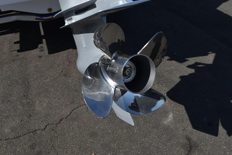 Slide: The Image of Monterey 255SS 2023 - 88