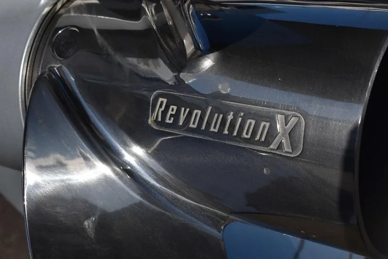 Slide: The Image of Monterey 255SS 2023 - 89