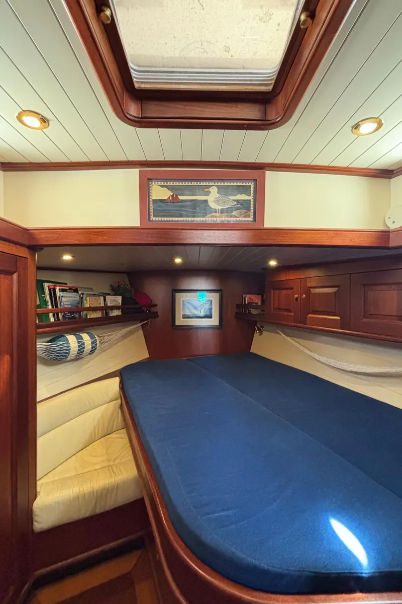 Slide: The Image of V Berth - 32