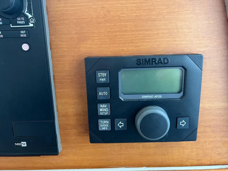 Slide: The Image of Simrad Autopilot - 31
