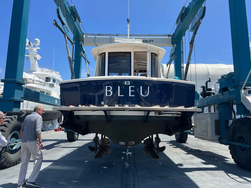 Slide: The Image of Transom - 44