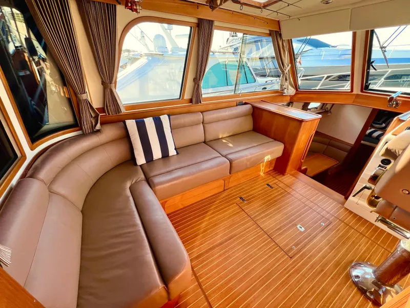 Slide: The Image of Port Helmdeck - 5