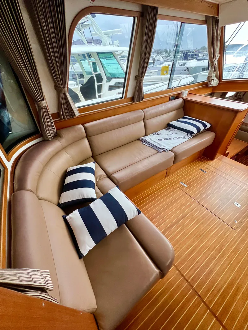 Slide: The Image of L-Settee - 6