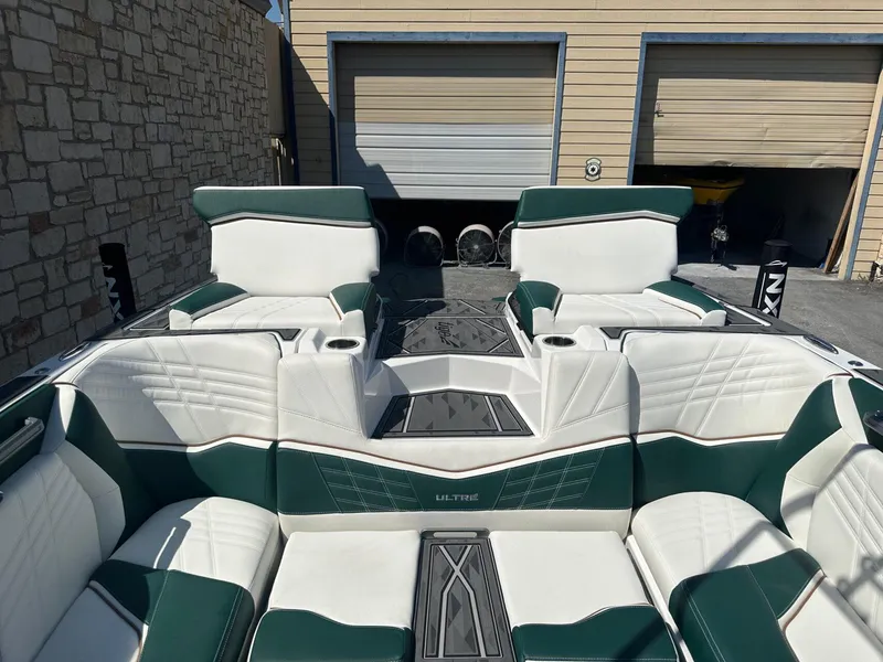 Slide: The Image of Tigé Ultré 25ZX 2025 - 19