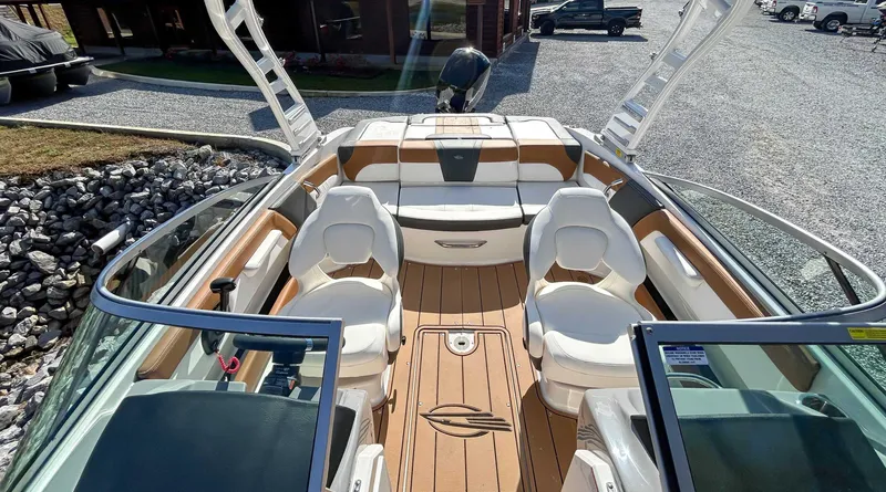 Slide: The Image of Chaparral 21 SSi OB 2025 - 12