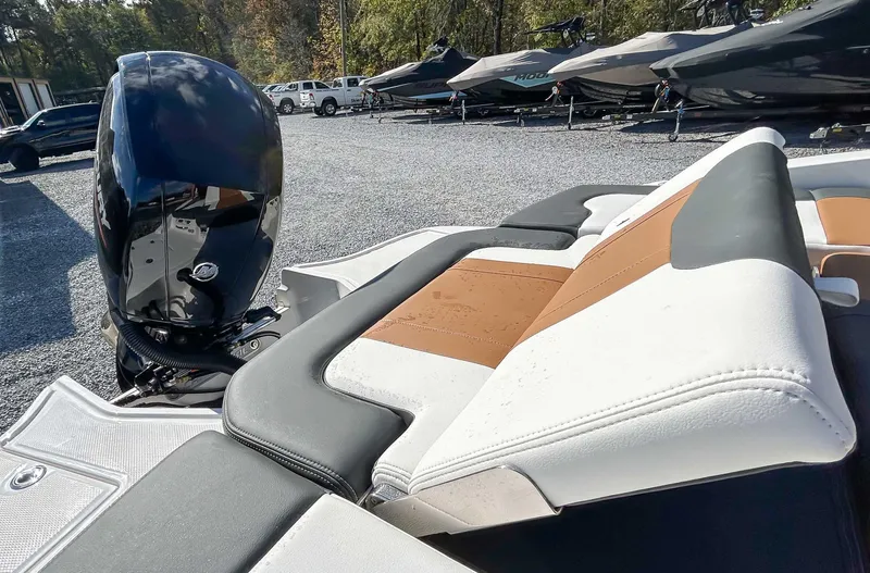 Slide: The Image of Chaparral 21 SSi OB 2025 - 16