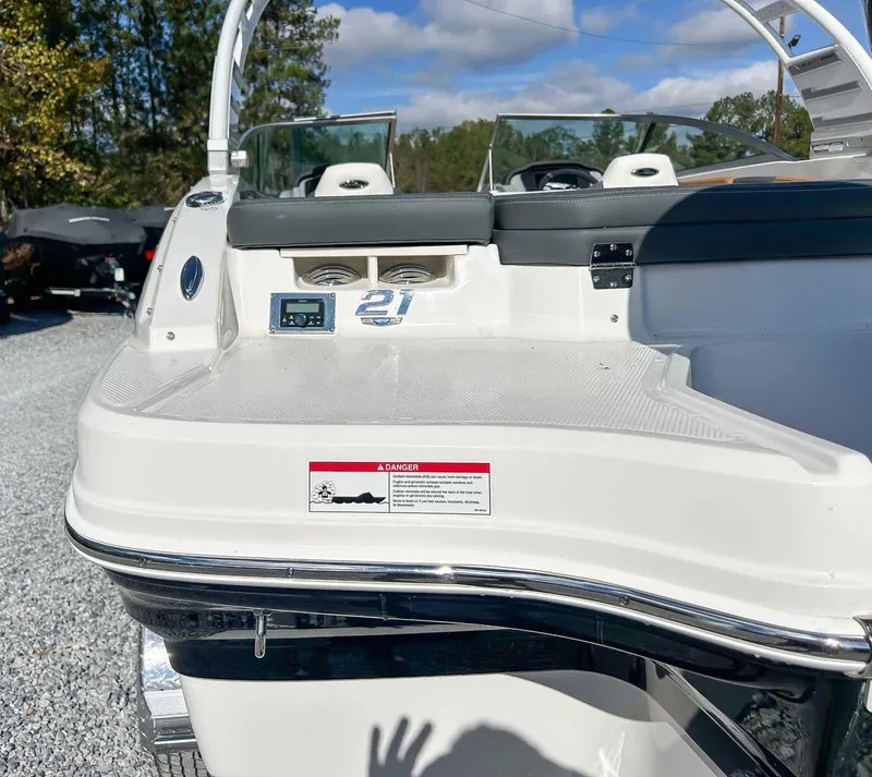 Slide: The Image of Chaparral 21 SSi OB 2025 - 18