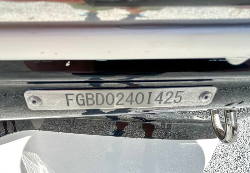 Slide: The Image of Chaparral 21 SSi OB 2025 - 20