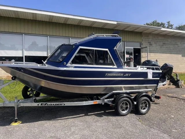 Slide: The Image of Thunder Jet 185 Luxor 2024 - 1